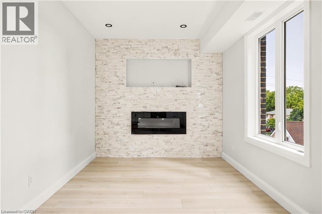 129 St George Street, Kitchener, Ontario  N2G 2T2 - Photo 8 - 40840229