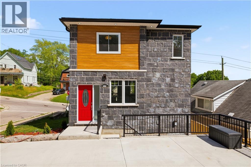 131 St George Street, Kitchener, Ontario  N2G 2T2 - Photo 2 - 40840197