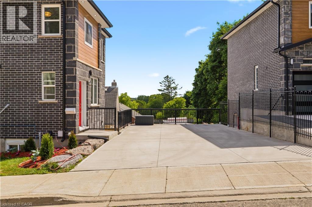 131 St George Street, Kitchener, Ontario  N2G 2T2 - Photo 32 - 40840197