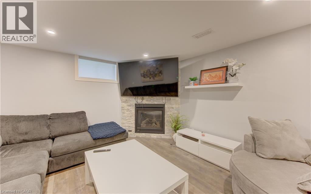 127 Strathcona Crescent, Kitchener, Ontario  N2B 2W8 - Photo 35 - 40840981