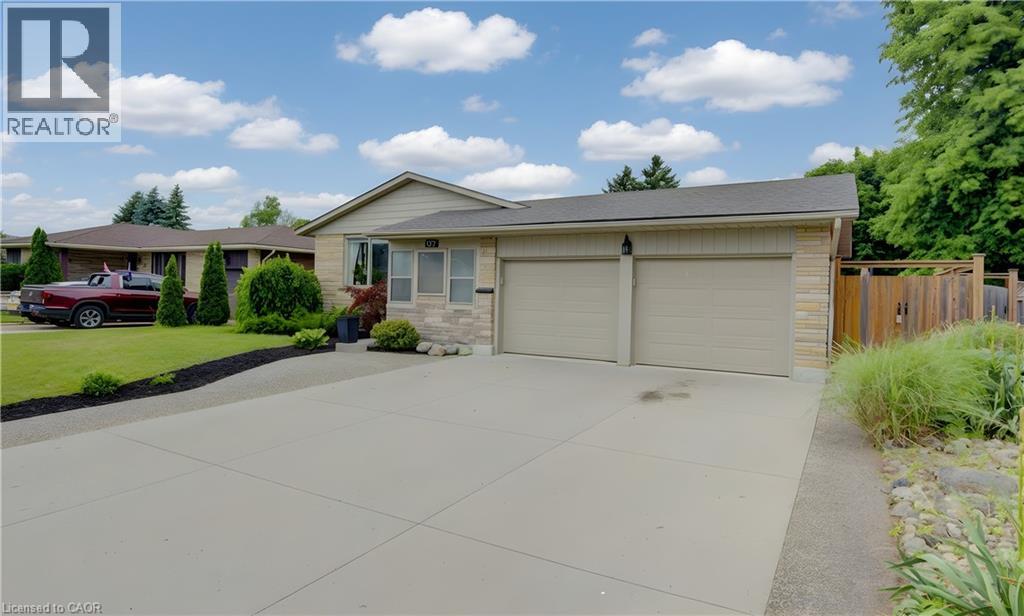 127 Strathcona Crescent, Kitchener, Ontario  N2B 2W8 - Photo 4 - 40840980