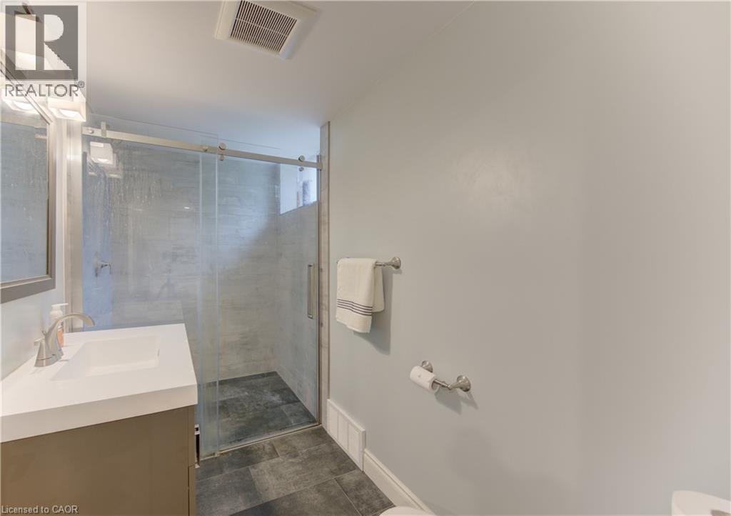 127 Strathcona Crescent, Kitchener, Ontario  N2B 2W8 - Photo 40 - 40840980