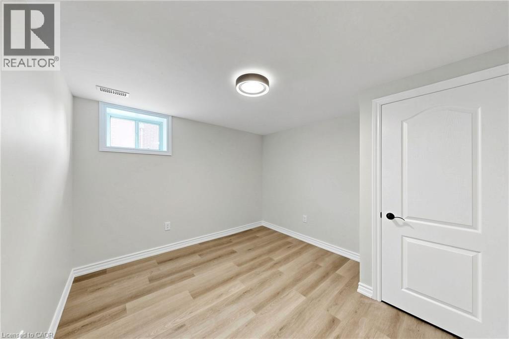 28 Warren Avenue, Hamilton, Ontario  L9A 3C6 - Photo 27 - 40840986