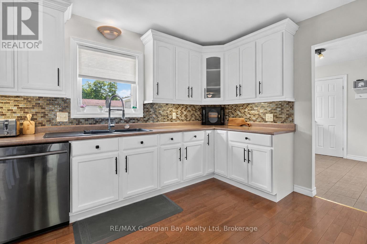 71 Lorne Avenue, Penetanguishene, Ontario  L9M 1H8 - Photo 14 - S13461008