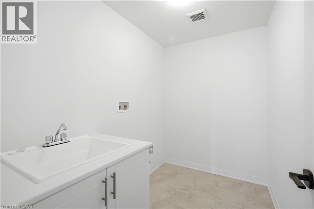 14 Hepburn Place N, Stratford, Ontario  N5A 0M3 - Photo 19 - 40839654