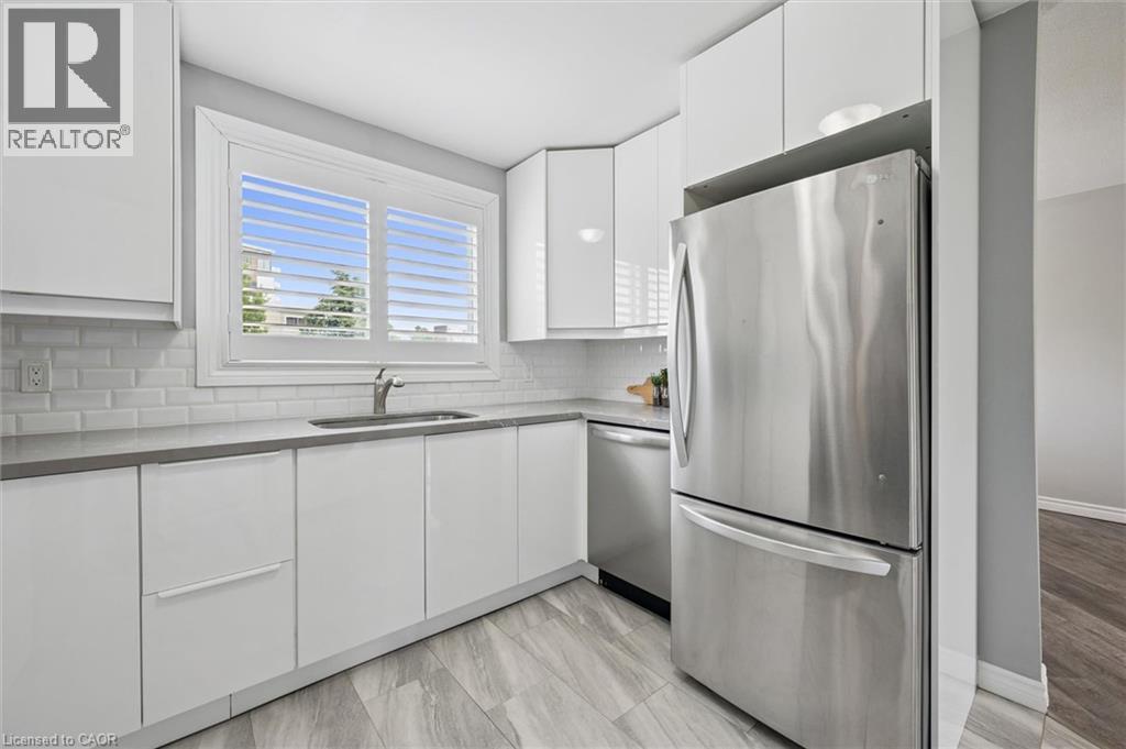 60 Elmsdale Drive Unit# 25, Kitchener, Ontario  N2E 2G4 - Photo 3 - 40840019