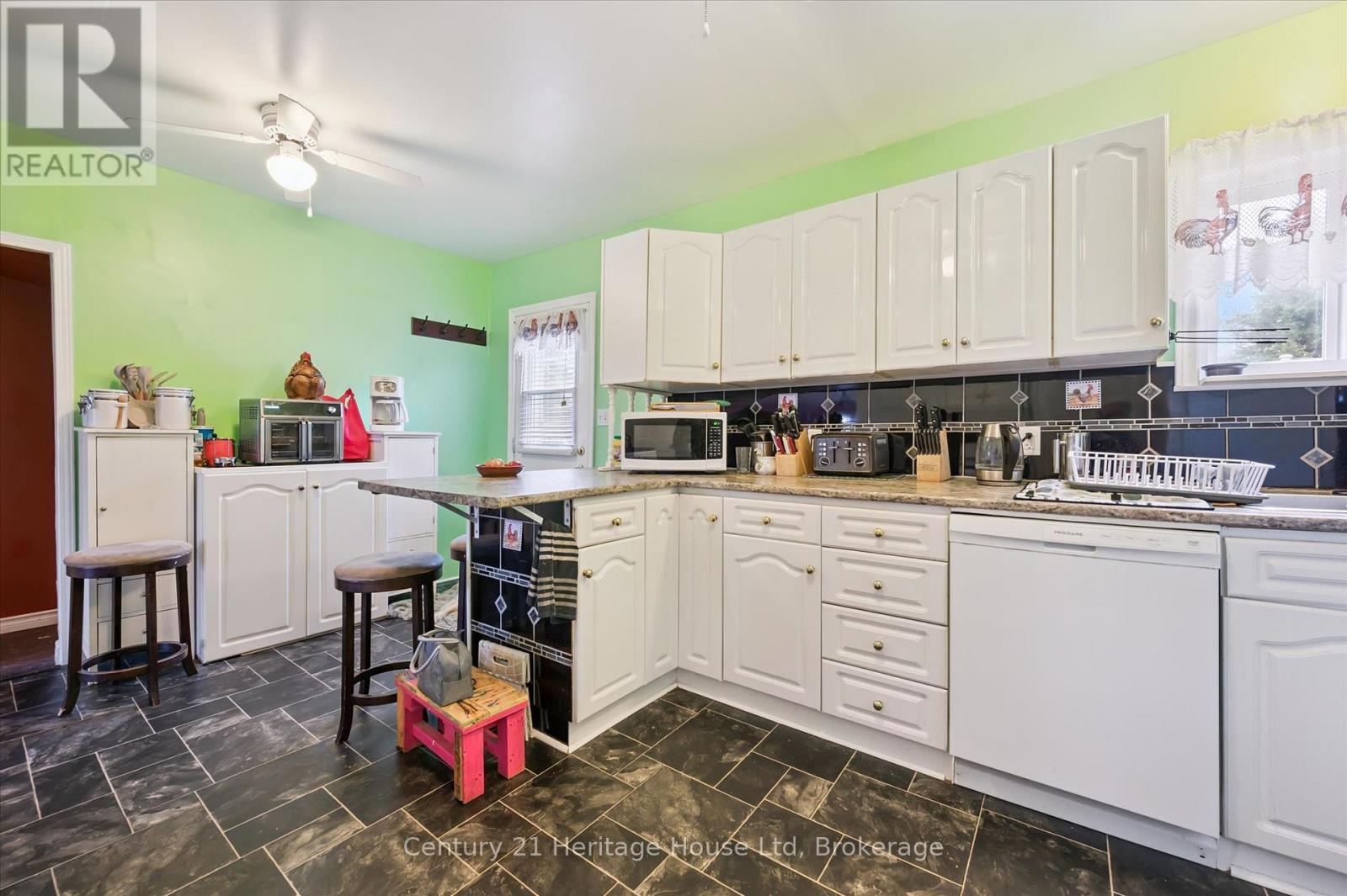 25 Fourth Avenue, Wellington North, Ontario  N0G 2K0 - Photo 18 - X13461662