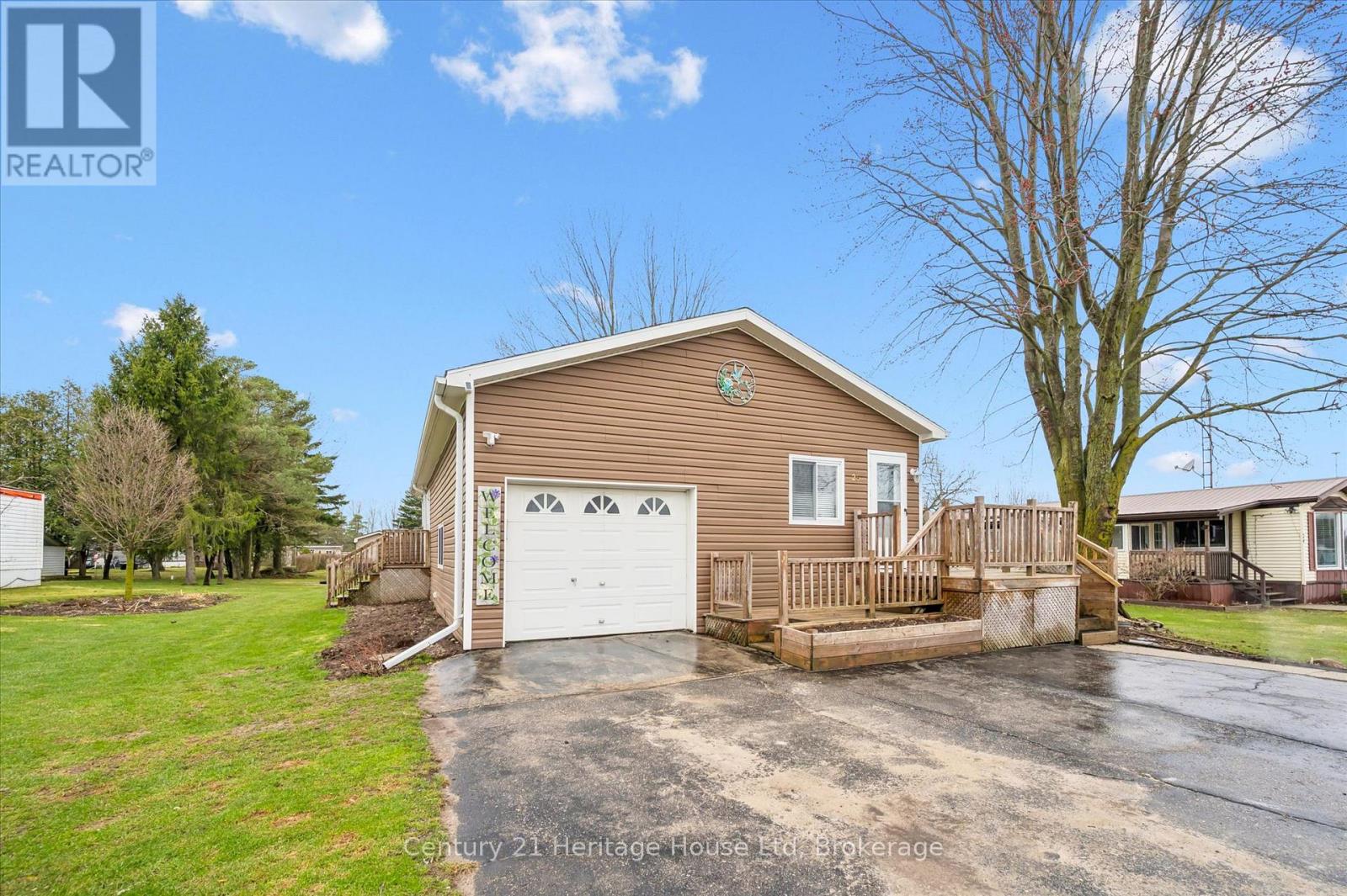 25 Fourth Avenue, Wellington North, Ontario  N0G 2K0 - Photo 2 - X13461662