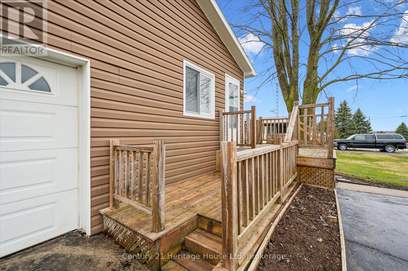 25 Fourth Avenue, Wellington North, Ontario  N0G 2K0 - Photo 5 - X13461662