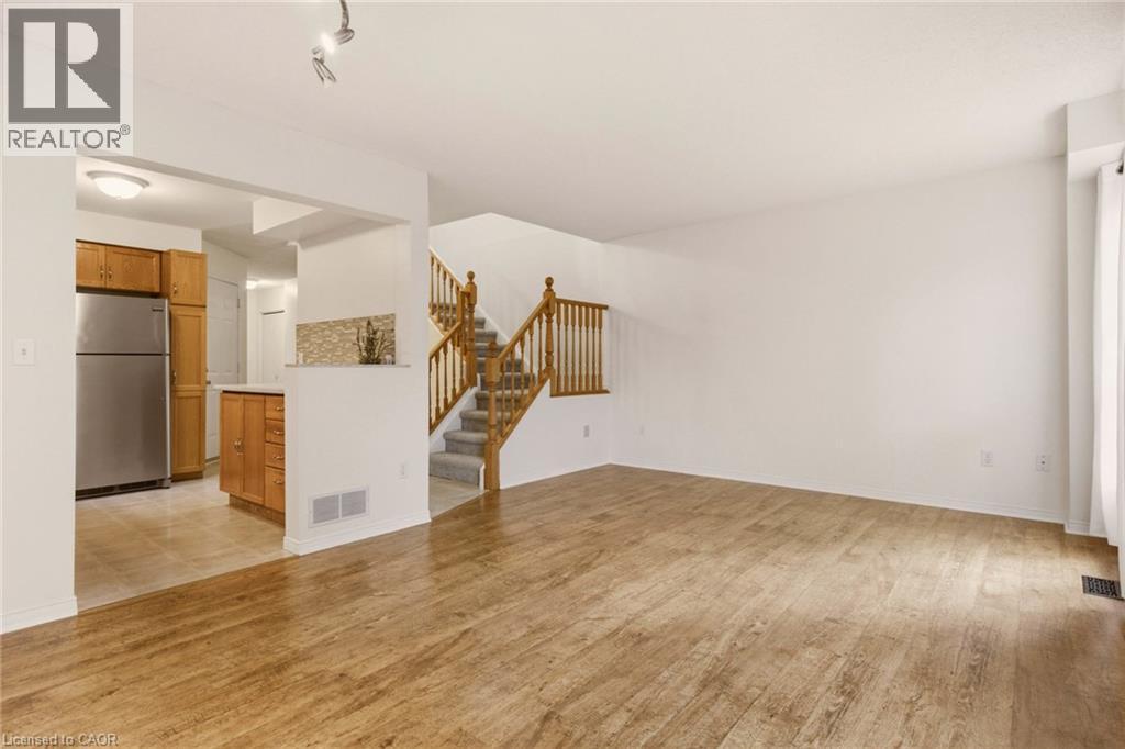 2 Ireland Place, Guelph, Ontario  N1E 7C2 - Photo 11 - 40840176