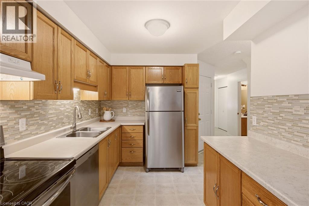 2 Ireland Place, Guelph, Ontario  N1E 7C2 - Photo 8 - 40840176
