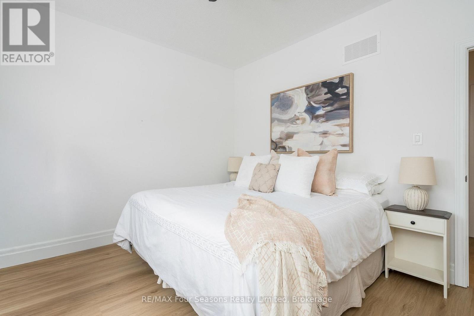 248 Duncan Street, Clearview, Ontario  L0M 1S0 - Photo 13 - S13462266