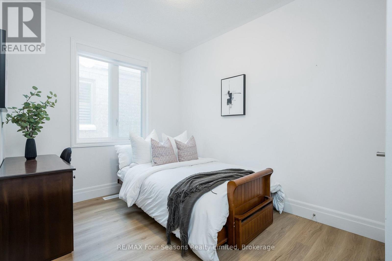 248 Duncan Street, Clearview, Ontario  L0M 1S0 - Photo 16 - S13462266