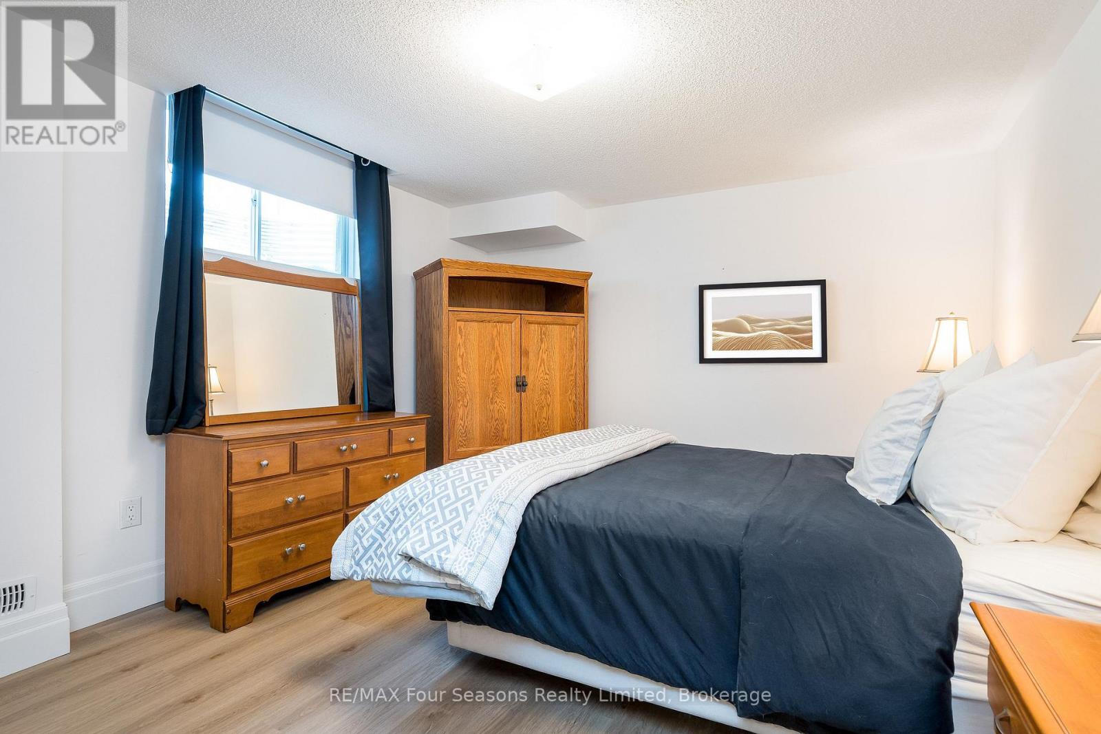 248 Duncan Street, Clearview, Ontario  L0M 1S0 - Photo 23 - S13462266