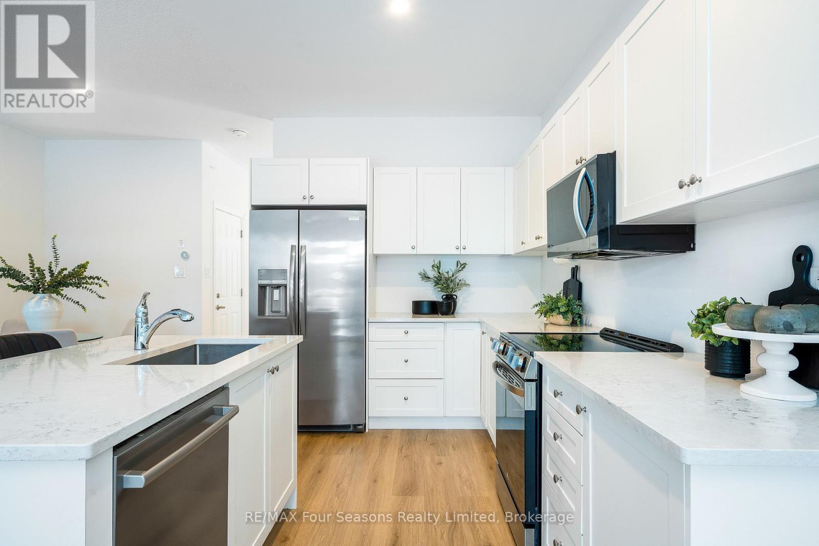 248 Duncan Street, Clearview, Ontario  L0M 1S0 - Photo 4 - S13462266