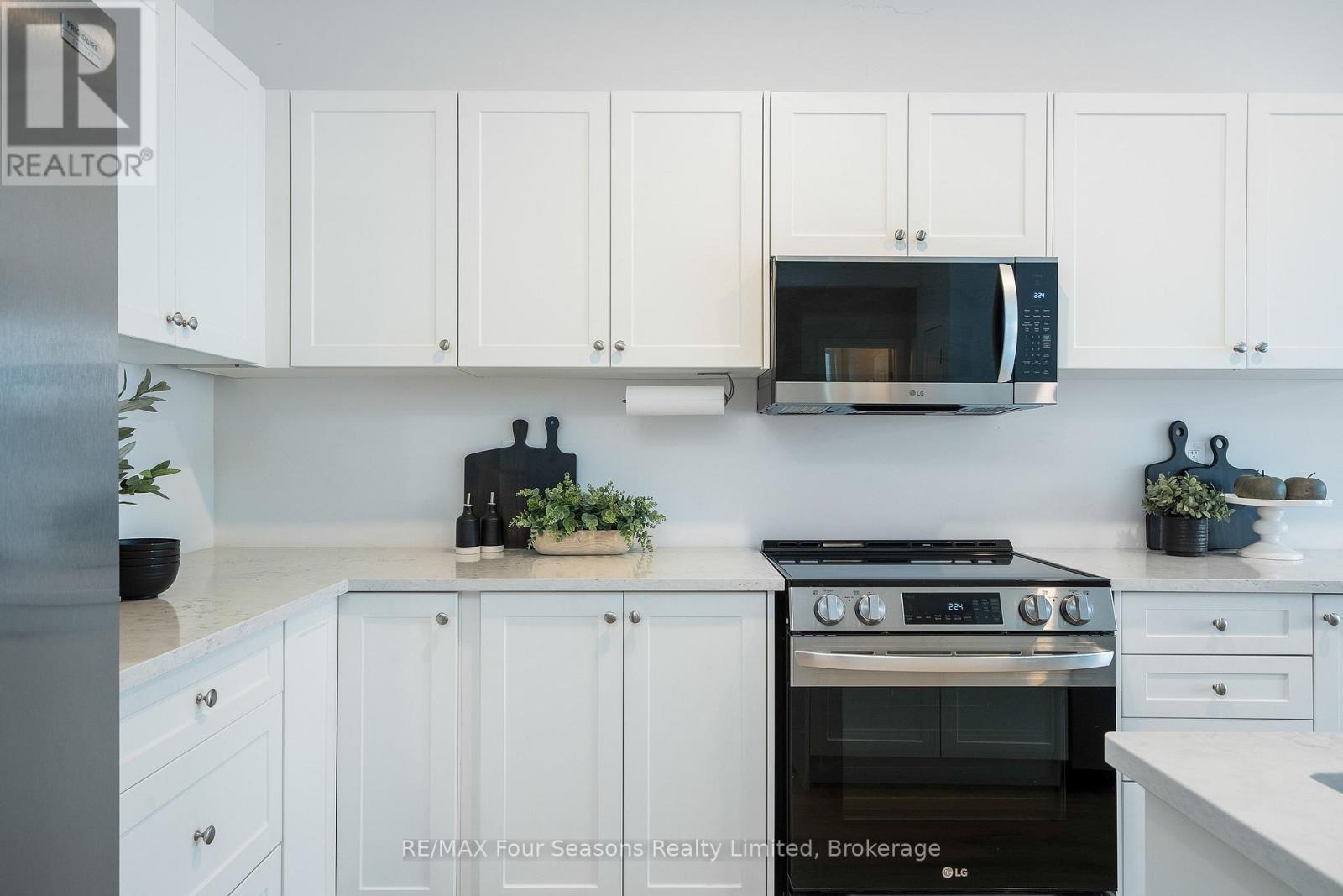 248 Duncan Street, Clearview, Ontario  L0M 1S0 - Photo 6 - S13462266