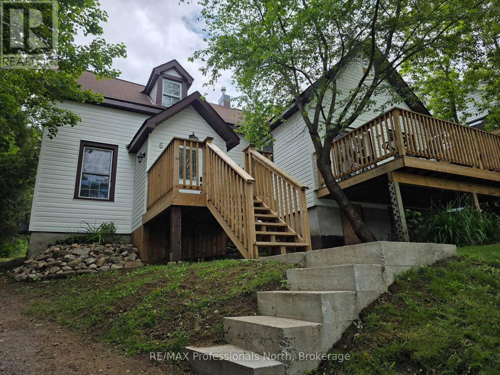 6 Dufferin Street N, Huntsville, Ontario  P1H 1X3 - Photo 2 - X13462246