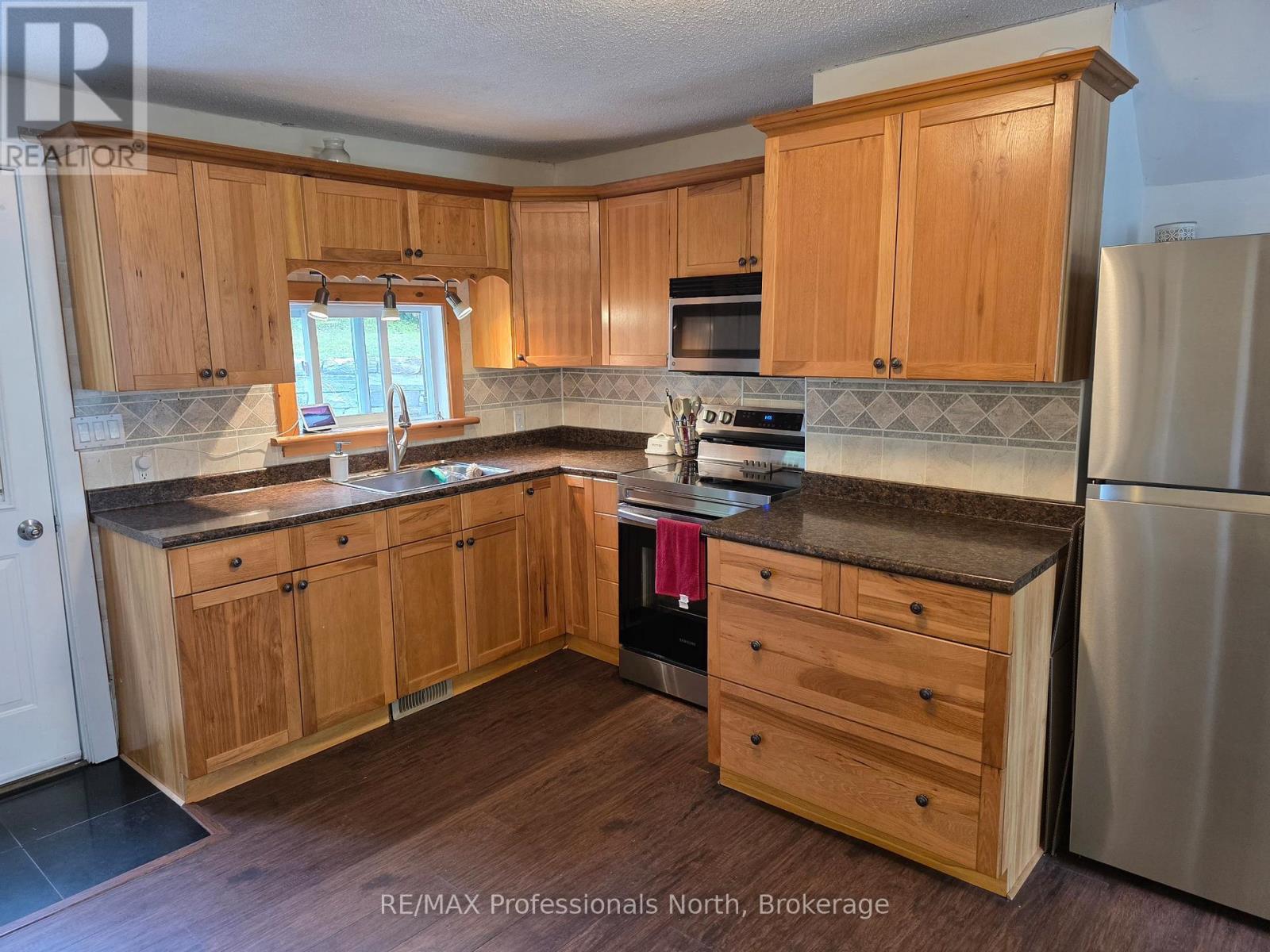 6 Dufferin Street N, Huntsville, Ontario  P1H 1X3 - Photo 6 - X13462246