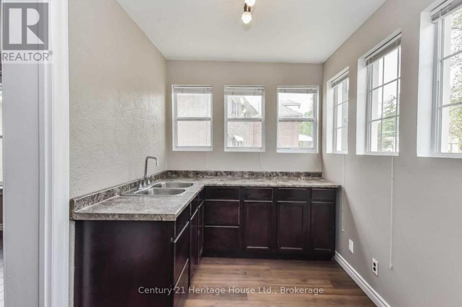 153 St Andrews Street, Cambridge, Ontario  N1S 1N2 - Photo 15 - X13463076
