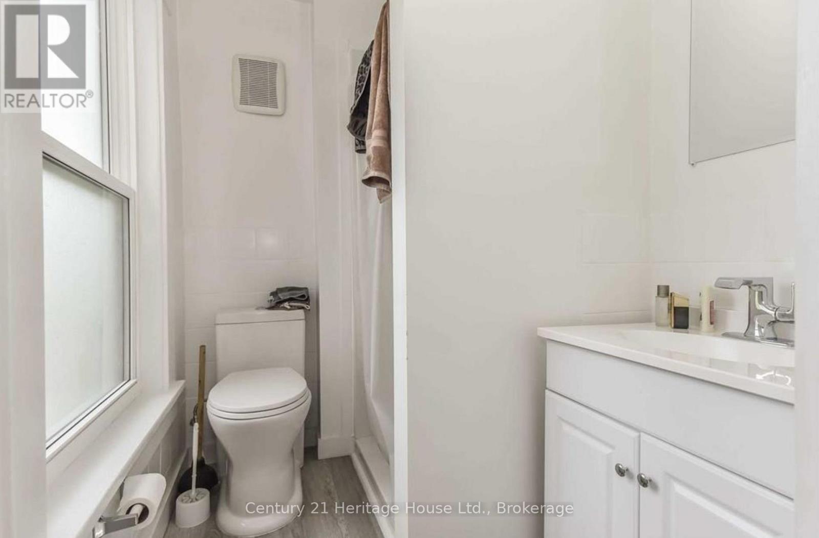 153 St Andrews Street, Cambridge, Ontario  N1S 1N2 - Photo 8 - X13463076