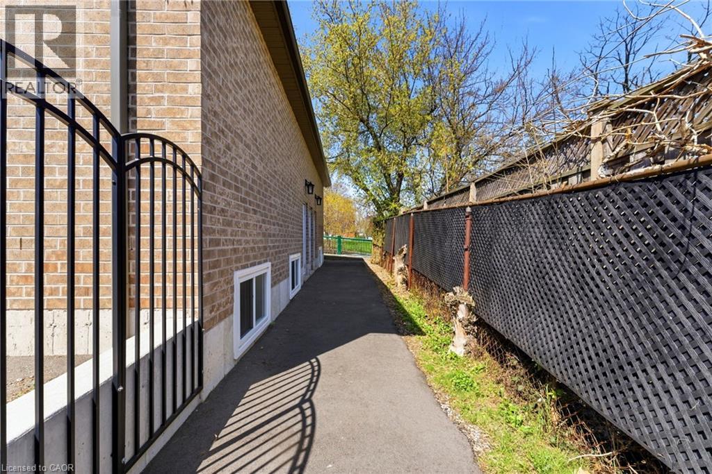 1745 King Street E, Hamilton, Ontario  L8K 1V6 - Photo 45 - 40841219