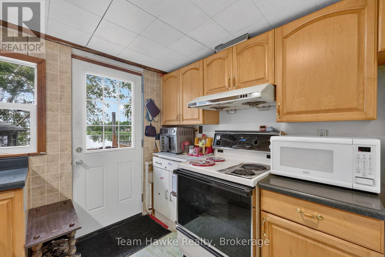 32 Long Point Road, Tay, Ontario  L0K 2C0 - Photo 7 - S13463114