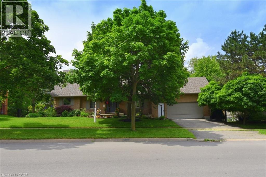 34 Howard Boulevard, Waterdown, Ontario  L8B 0G3 - Photo 2 - 40840763