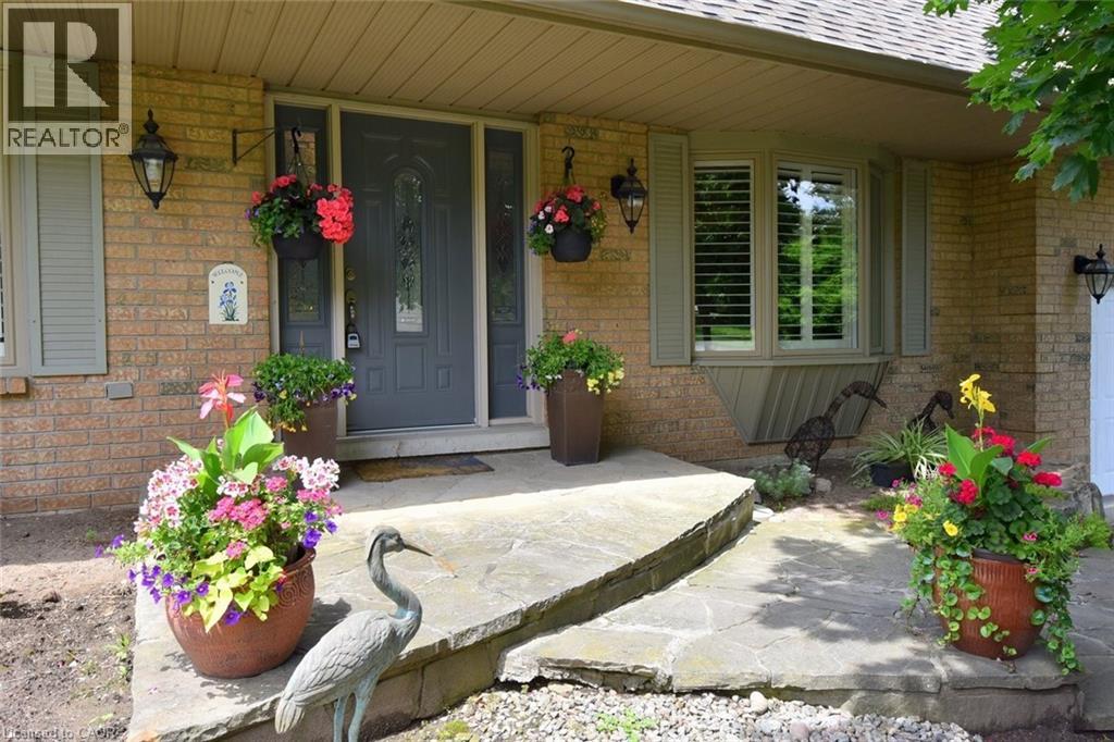 34 Howard Boulevard, Waterdown, Ontario  L8B 0G3 - Photo 3 - 40840763