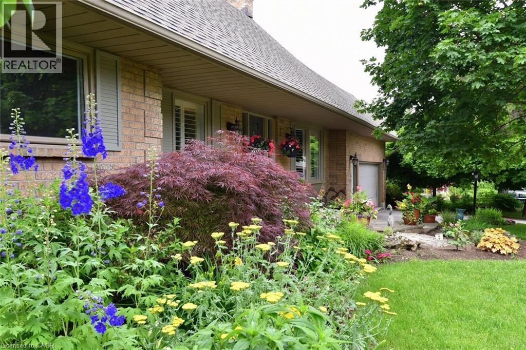 34 Howard Boulevard, Waterdown, Ontario  L8B 0G3 - Photo 5 - 40840763