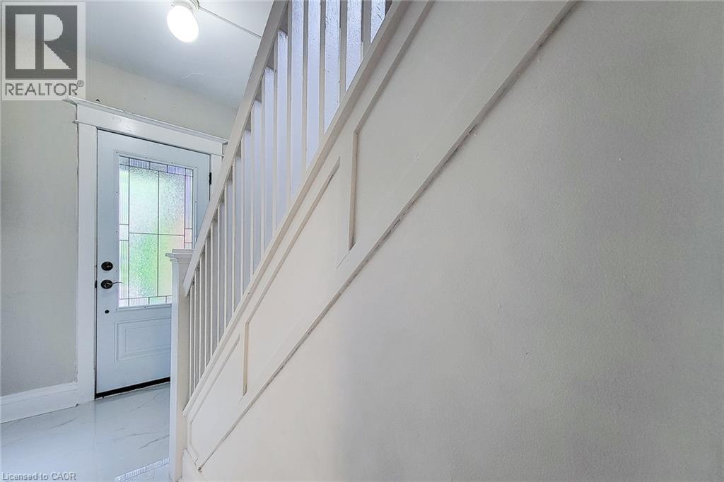 7 Norfolk Street N, Hamilton, Ontario  L8S 3J9 - Photo 6 - 40838972
