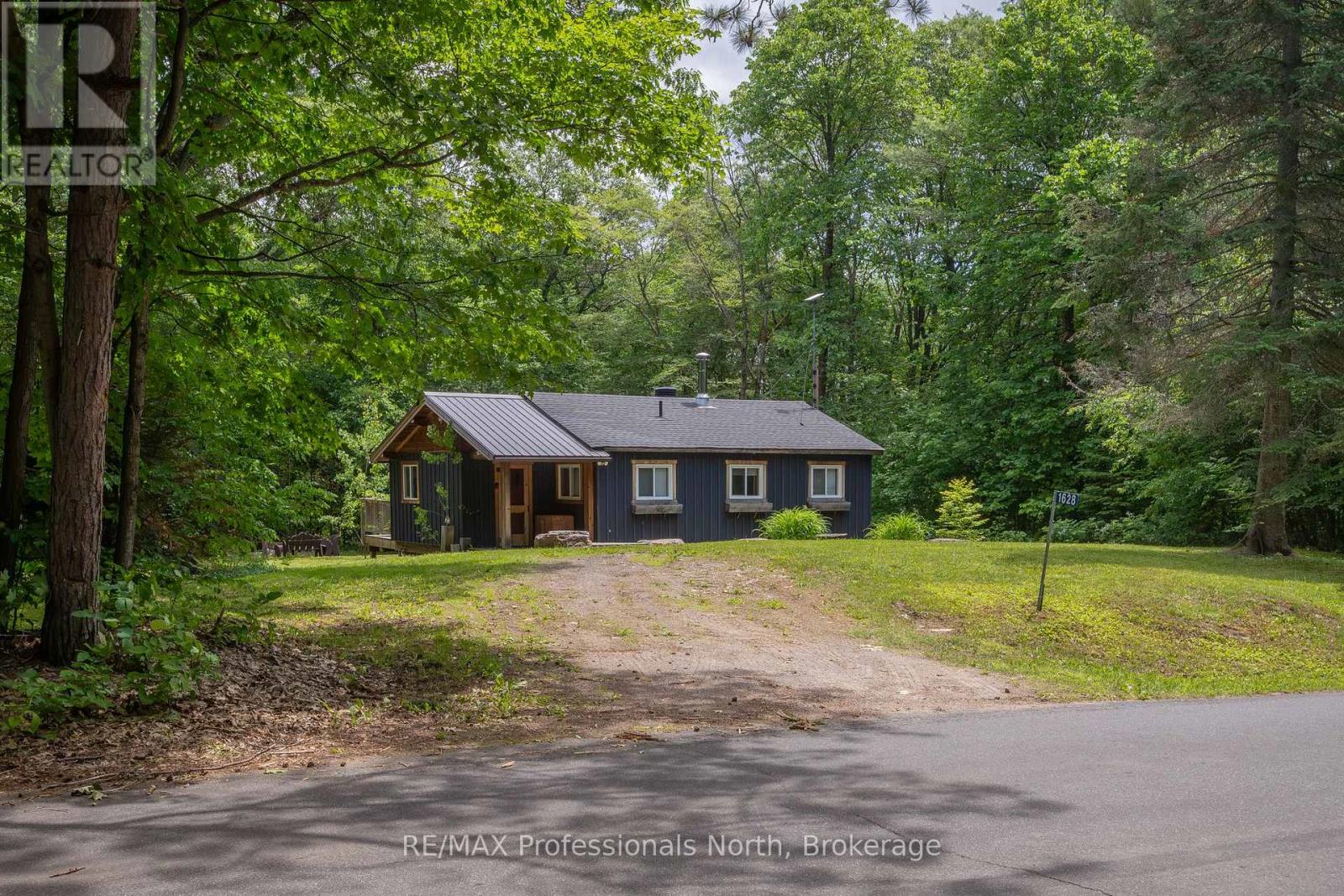 1628 Boshkung Lake Road, Algonquin Highlands, Ontario  K0M 1J1 - Photo 2 - X13463946