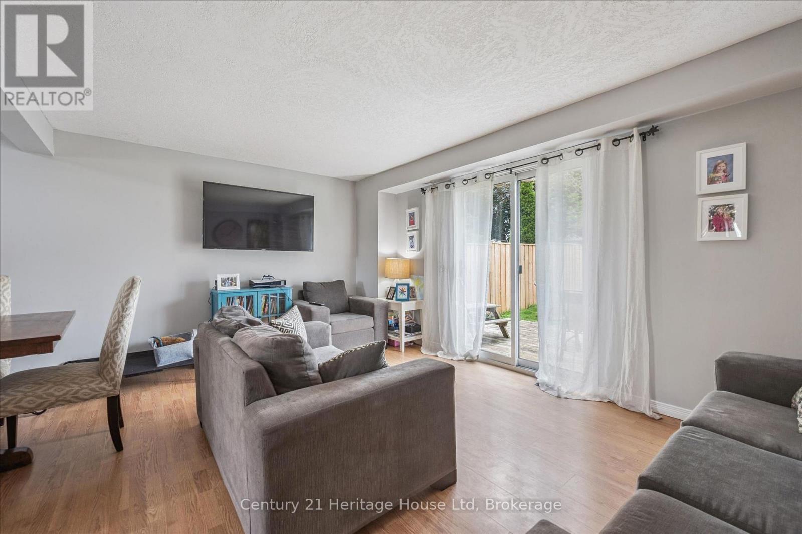 279 Strathallan Street, Centre Wellington, Ontario  N1M 3L6 - Photo 15 - X13463982