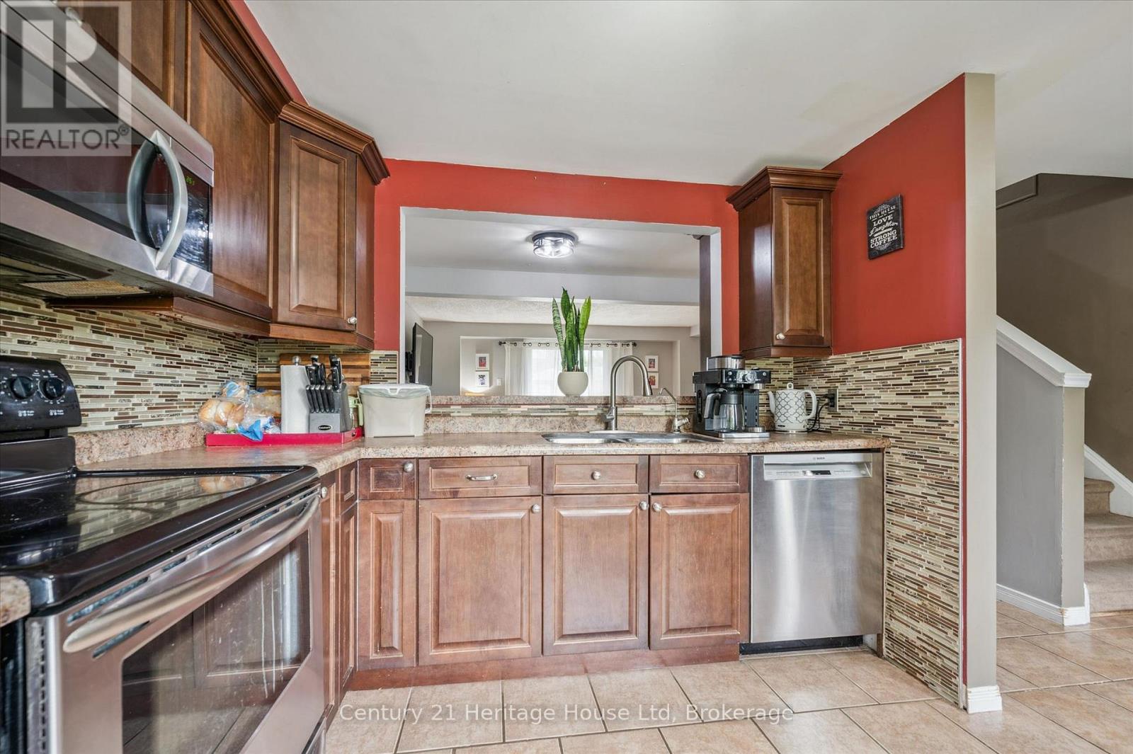 279 Strathallan Street, Centre Wellington, Ontario  N1M 3L6 - Photo 9 - X13463982