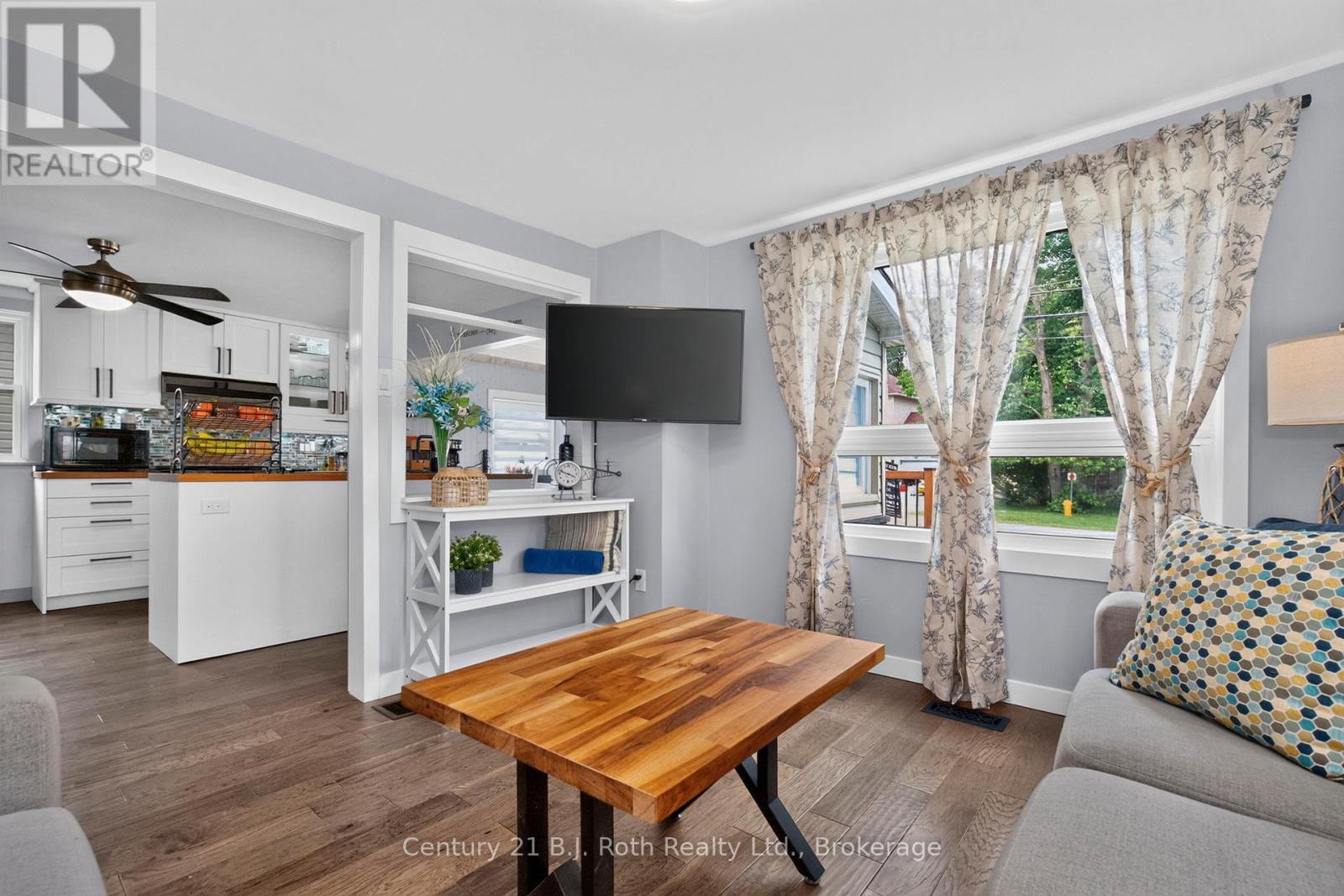 21 Maple Street, Tay, Ontario  L0K 2A0 - Photo 14 - S13464912