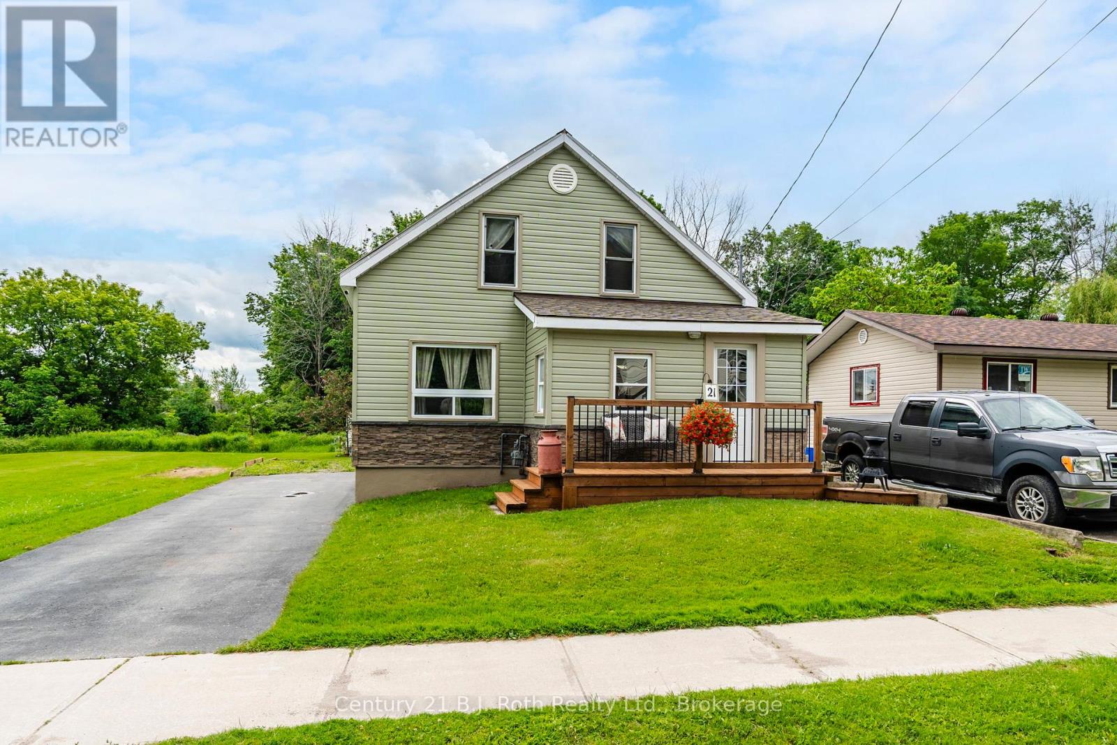 21 Maple Street, Tay, Ontario  L0K 2A0 - Photo 2 - S13464912