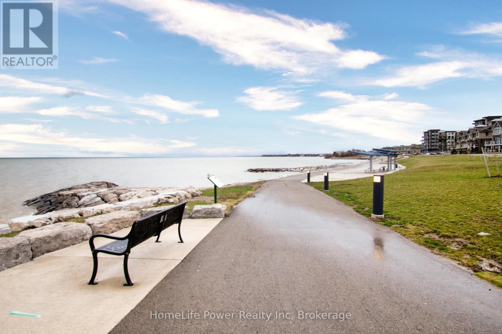 79 Esplanade Lane, Grimsby, Ontario  L3M 0H2 - Photo 4 - X13465216