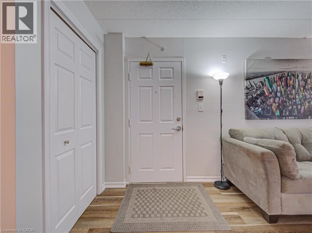 1490 Bishops Gate Unit# 106, Oakville, Ontario  L6M 4N3 - Photo 5 - 40841373