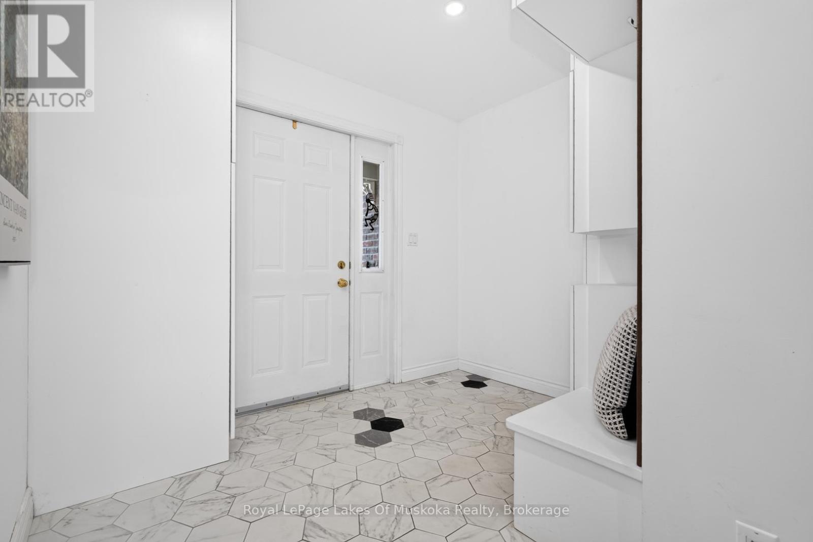 19 John Street, Huntsville, Ontario  P1H 1H2 - Photo 5 - X13465822