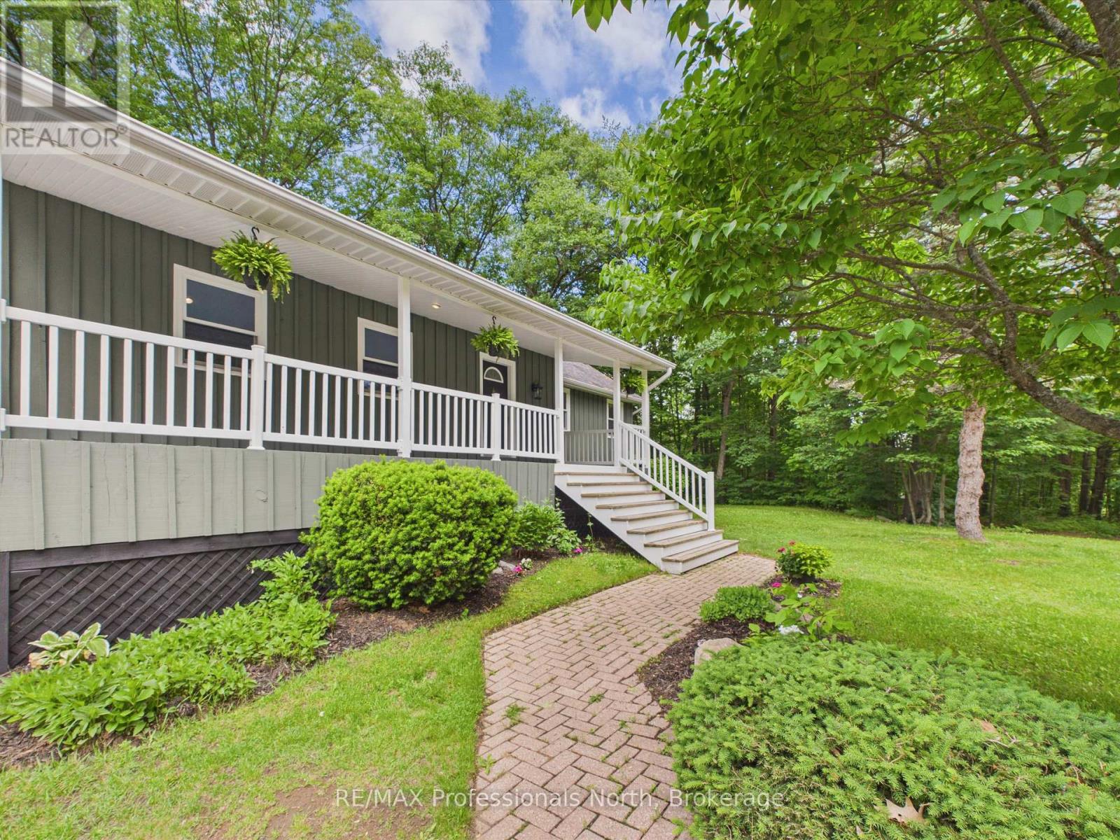 1130 Cedar Lane, Bracebridge, Ontario  P1L 1L5 - Photo 2 - X13465884
