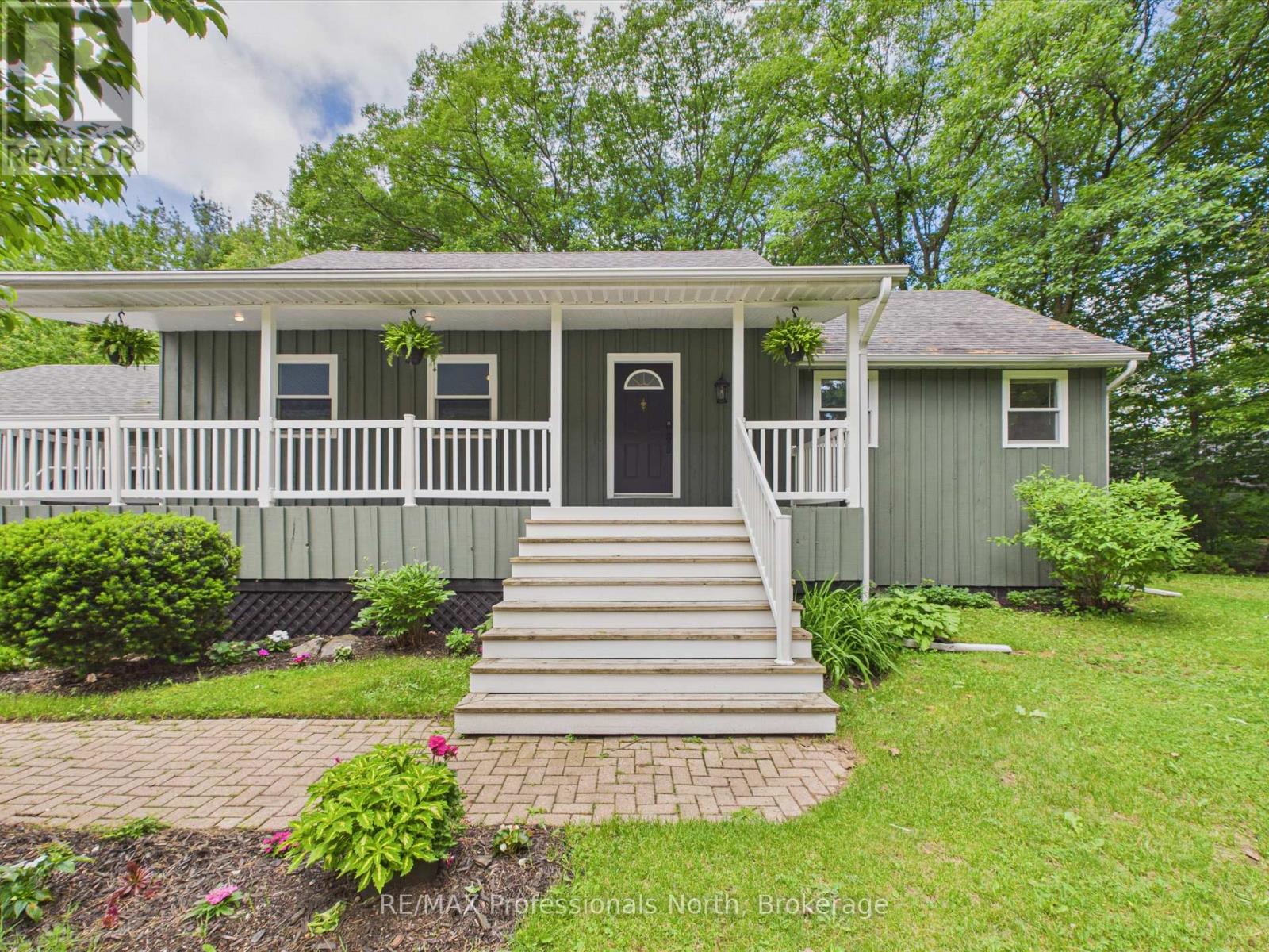 1130 Cedar Lane, Bracebridge, Ontario  P1L 1L5 - Photo 3 - X13465884