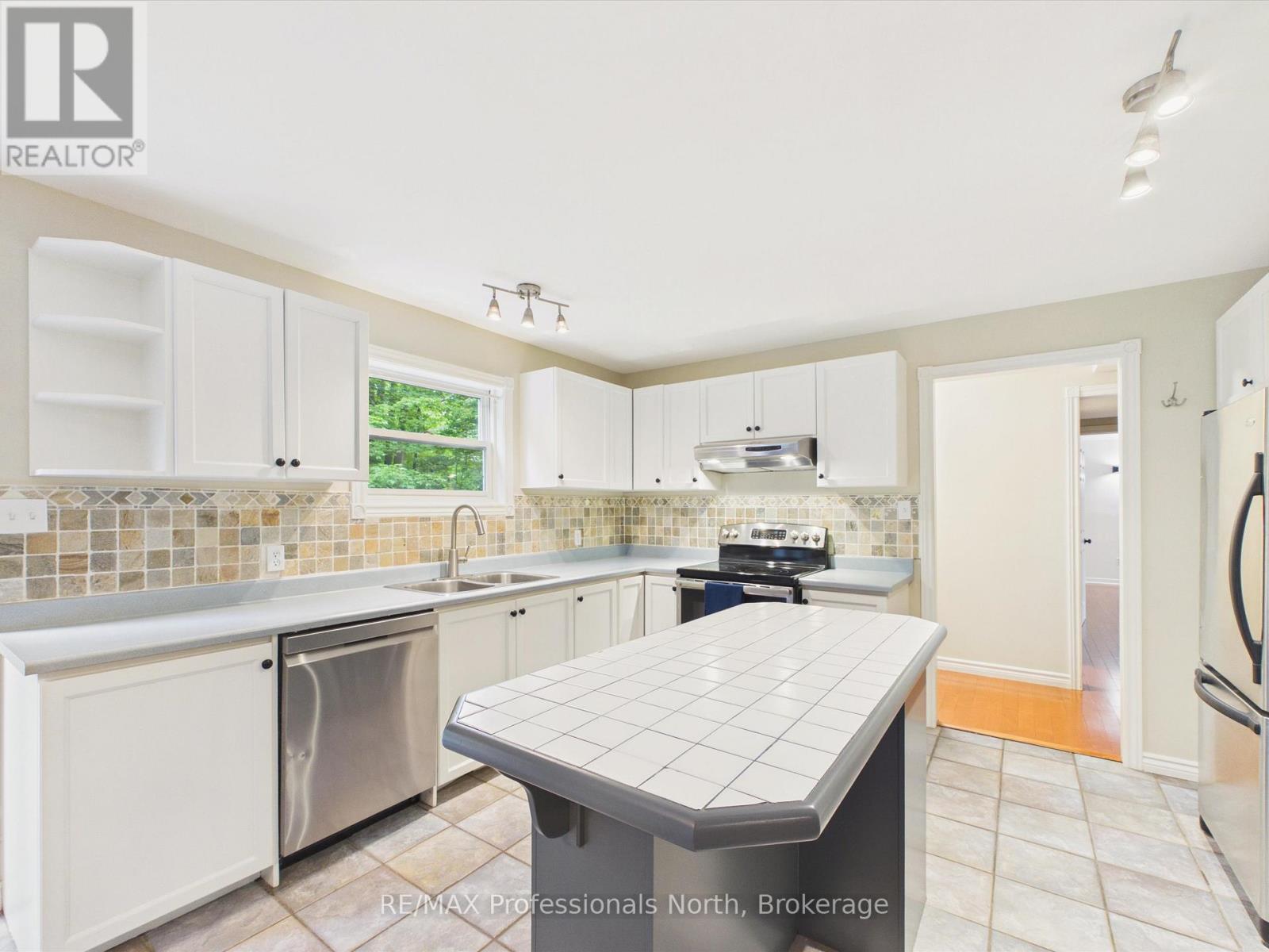1130 Cedar Lane, Bracebridge, Ontario  P1L 1L5 - Photo 8 - X13465884