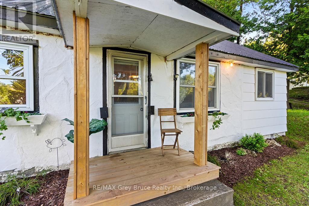 609 Stokes Bay Road, Northern Bruce Peninsula, Ontario  N0H 2M0 - Photo 2 - X13465936