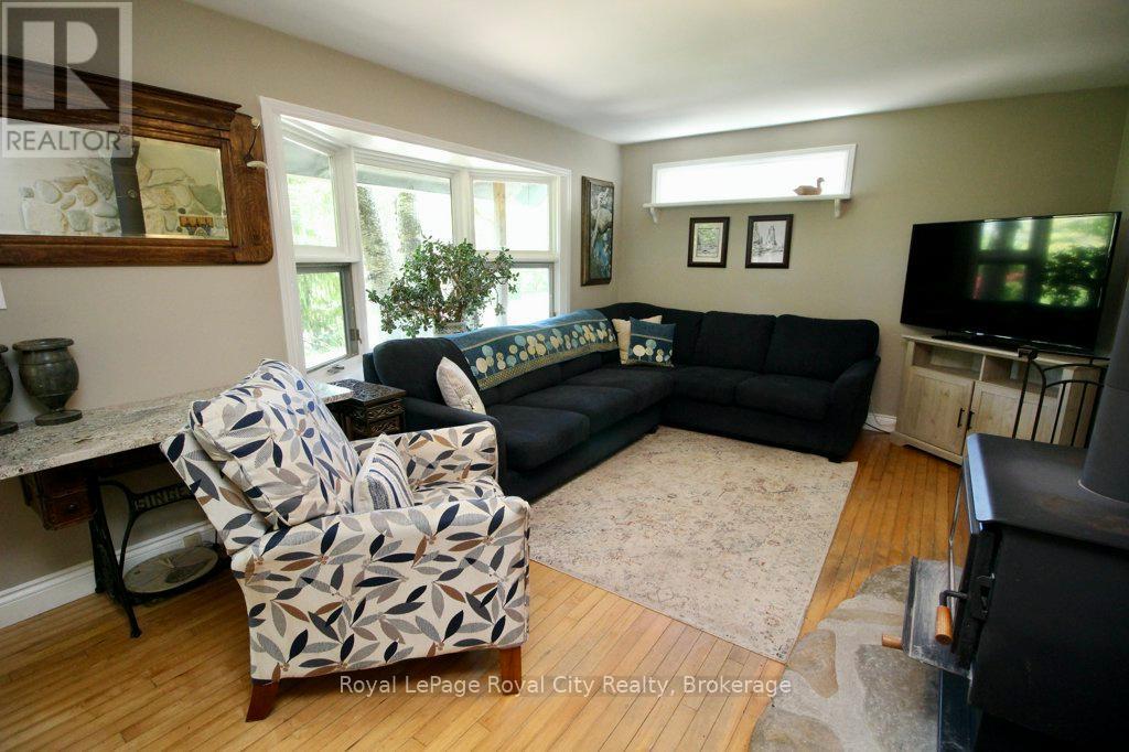 11 Shoreline Drive, Northern Bruce Peninsula, Ontario  N0H 1Z0 - Photo 11 - X13466318