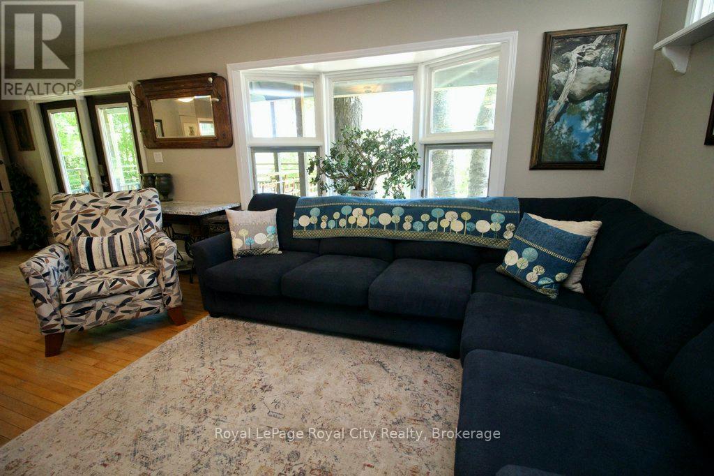 11 Shoreline Drive, Northern Bruce Peninsula, Ontario  N0H 1Z0 - Photo 12 - X13466318
