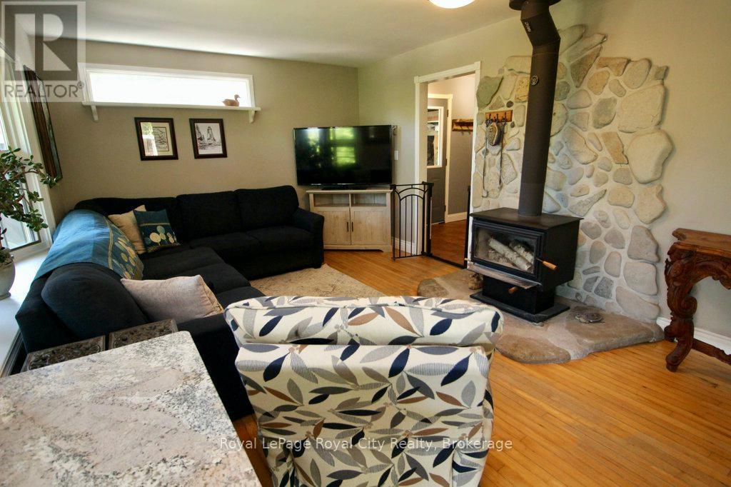 11 Shoreline Drive, Northern Bruce Peninsula, Ontario  N0H 1Z0 - Photo 13 - X13466318