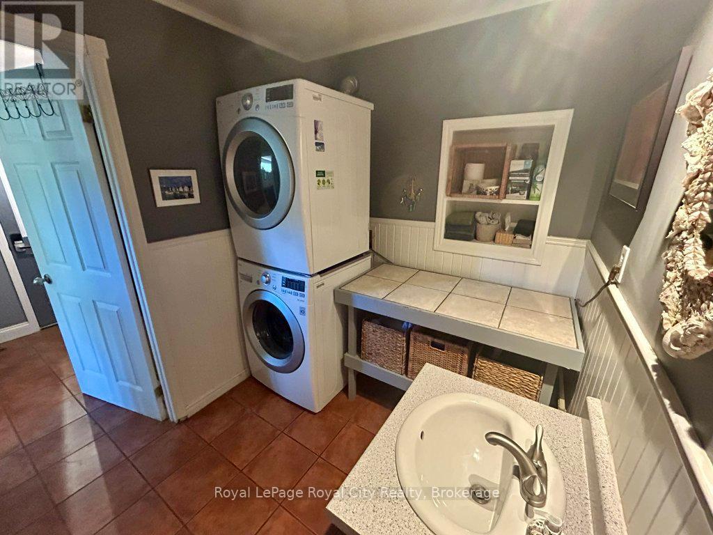 11 Shoreline Drive, Northern Bruce Peninsula, Ontario  N0H 1Z0 - Photo 16 - X13466318