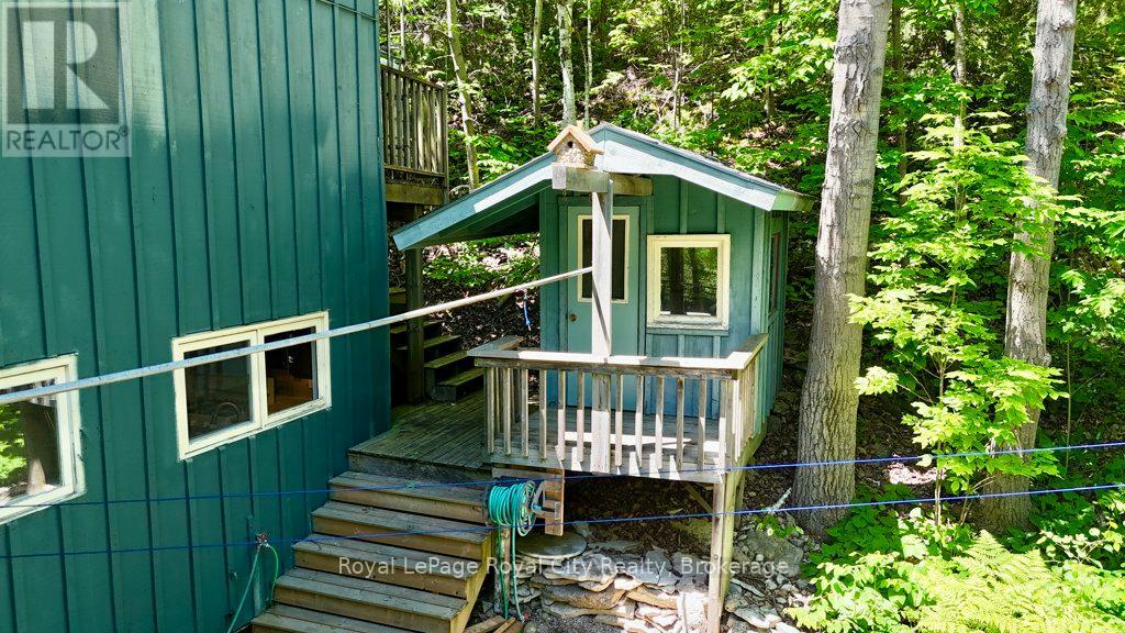 11 Shoreline Drive, Northern Bruce Peninsula, Ontario  N0H 1Z0 - Photo 34 - X13466318