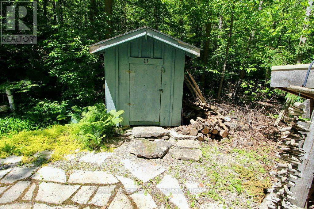 11 Shoreline Drive, Northern Bruce Peninsula, Ontario  N0H 1Z0 - Photo 36 - X13466318