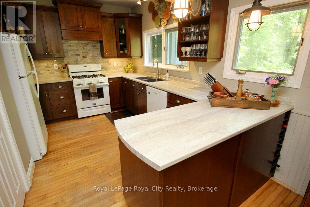 11 Shoreline Drive, Northern Bruce Peninsula, Ontario  N0H 1Z0 - Photo 8 - X13466318