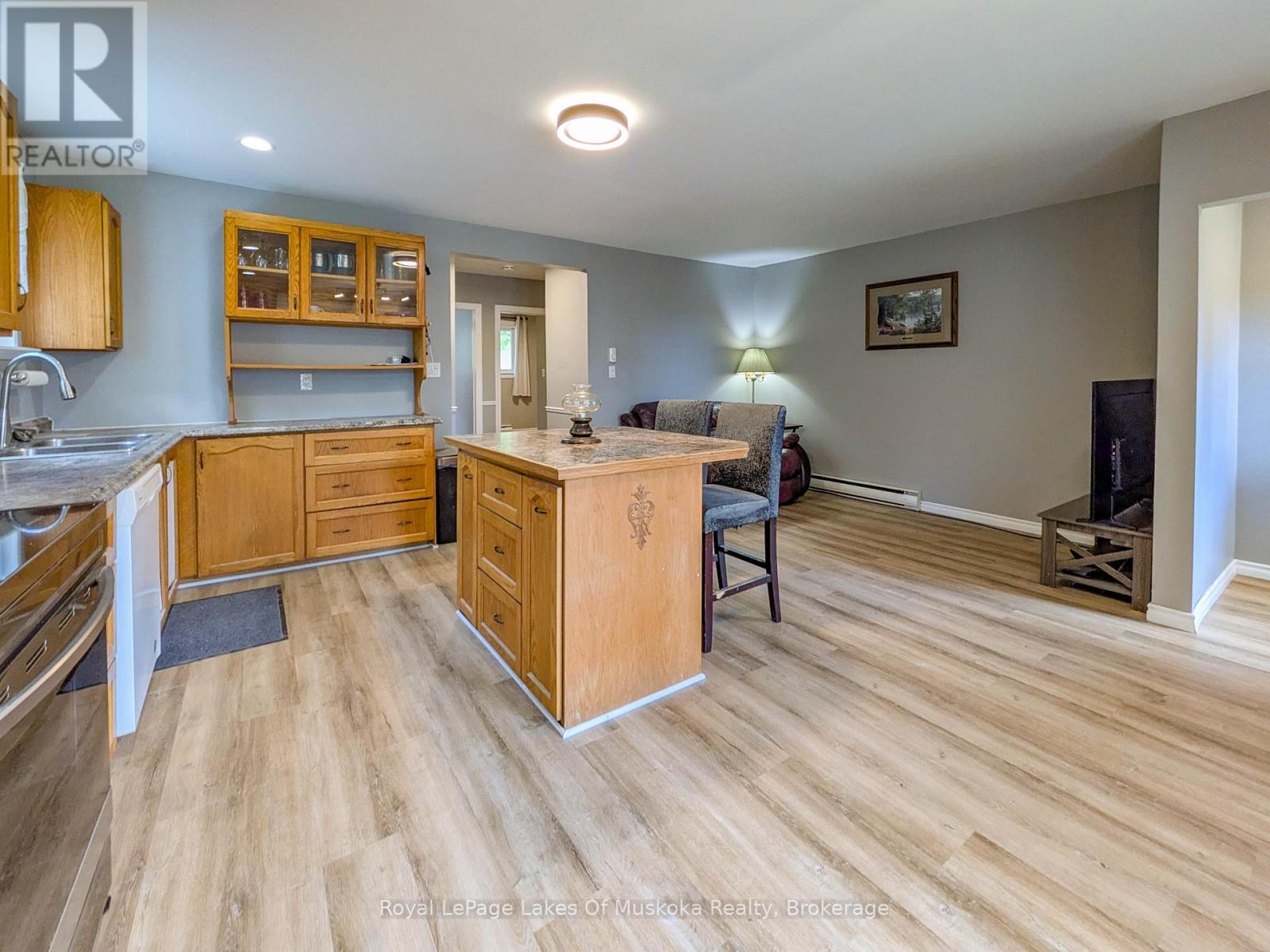 12 Valley Drive, Bracebridge, Ontario  P1L 1B8 - Photo 11 - X13466432